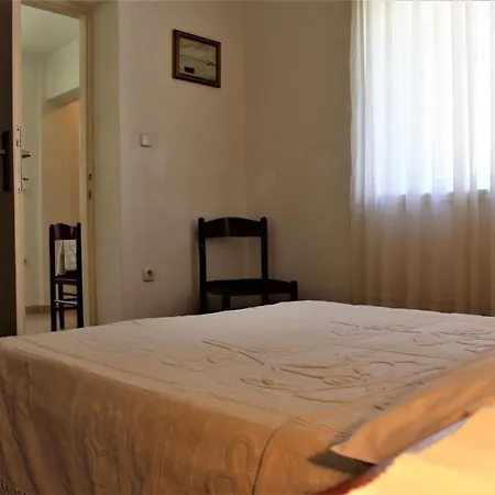 Raos Apartament *