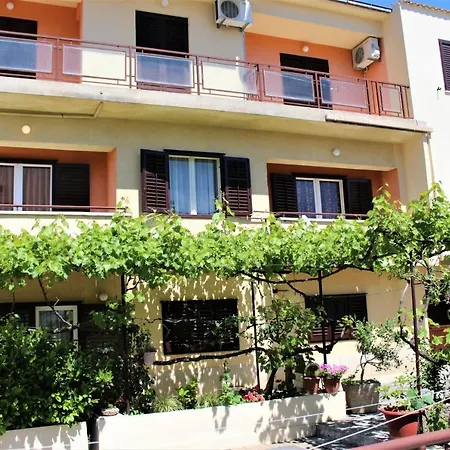 Apartament Raos