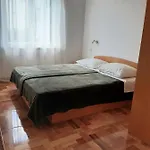 Raos شقة ماكارسكا